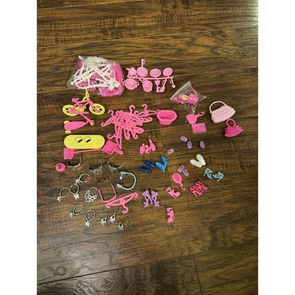 Huge Lot Of Barbie Doll Purses, Pocket Books, Shoes, Bike, Jewelry & Accessories - Picture 1 of 11